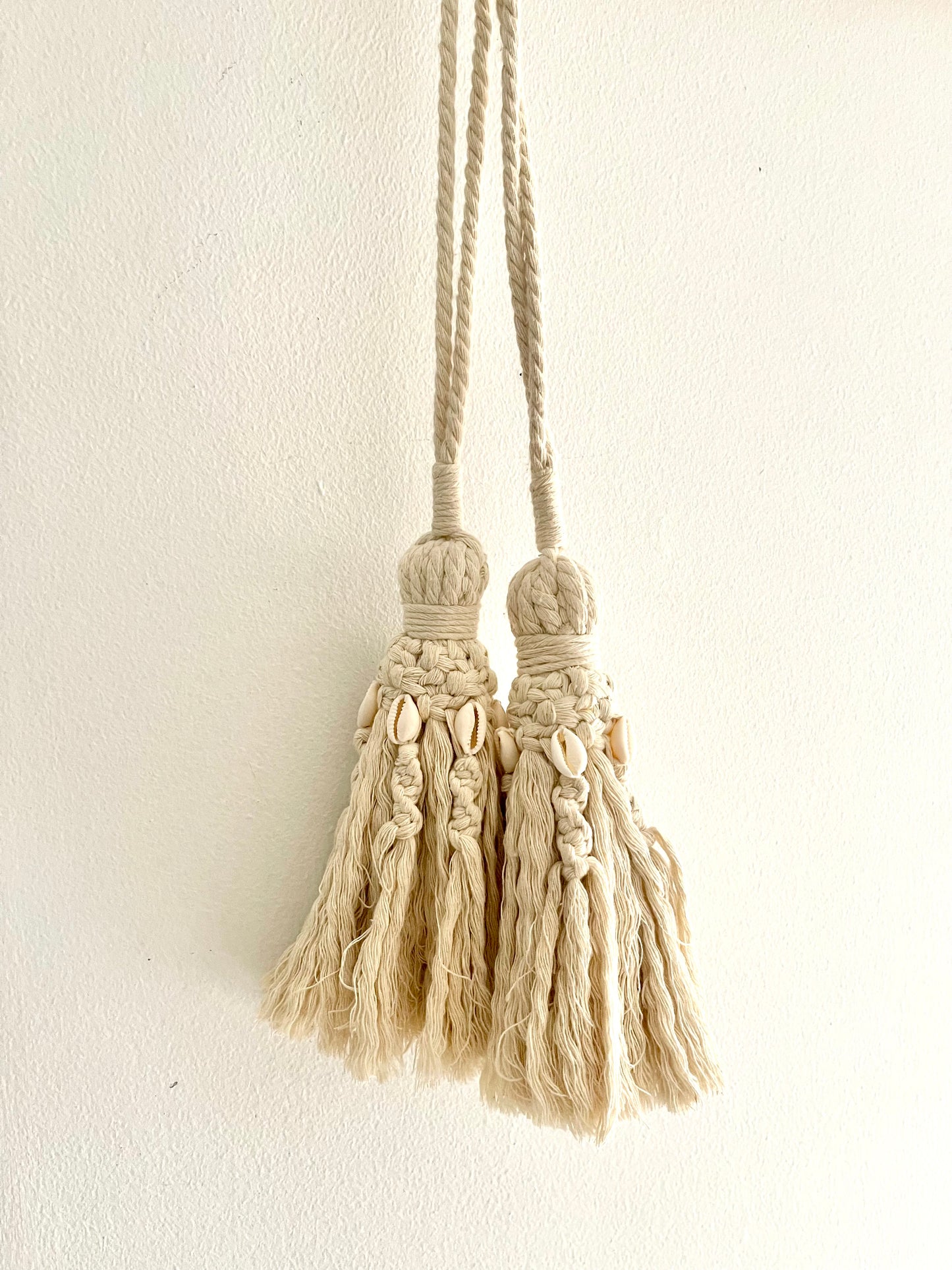 Tide-Bound Tassels (pair)