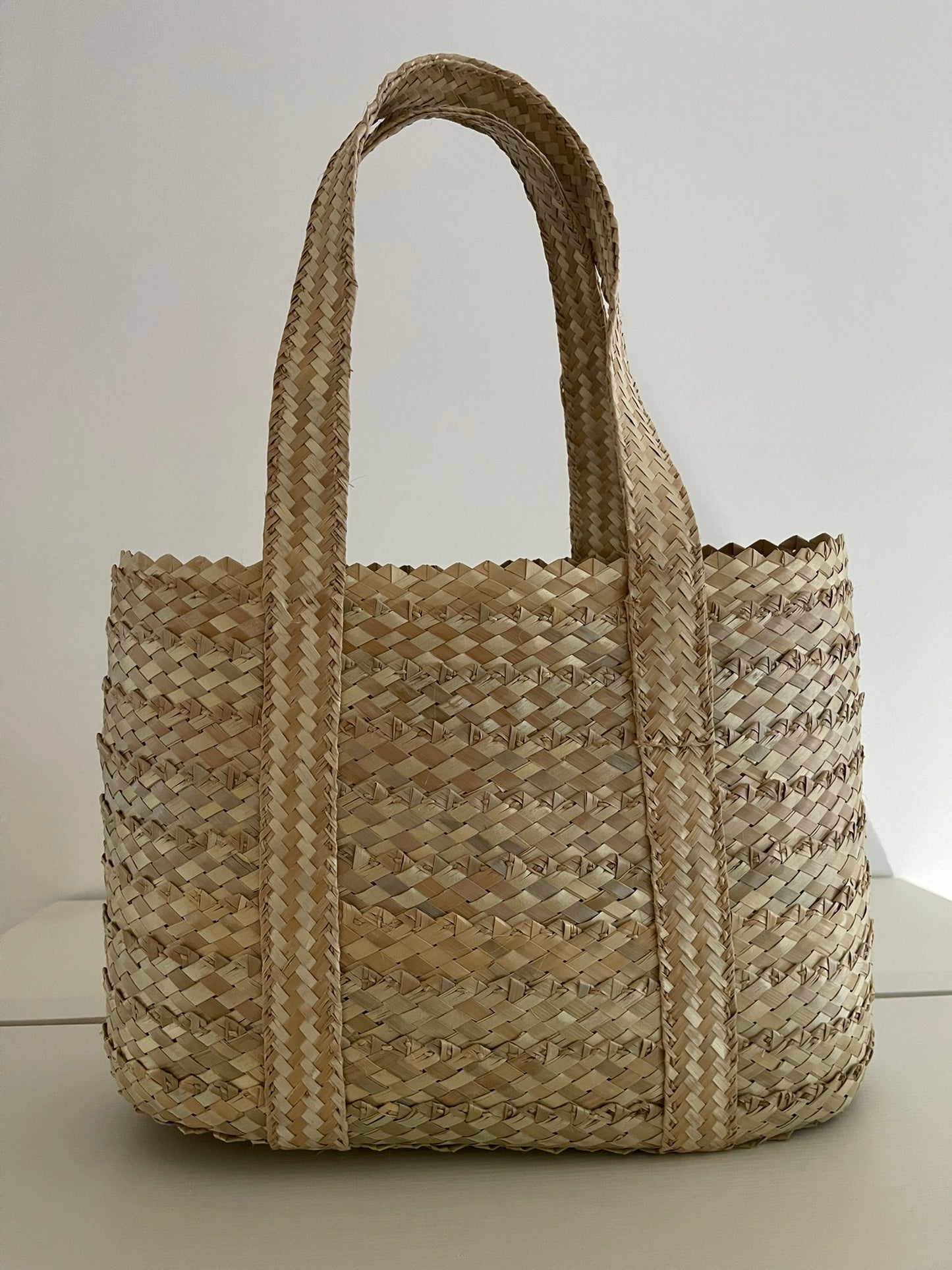 Silver Thatch Tote - Med