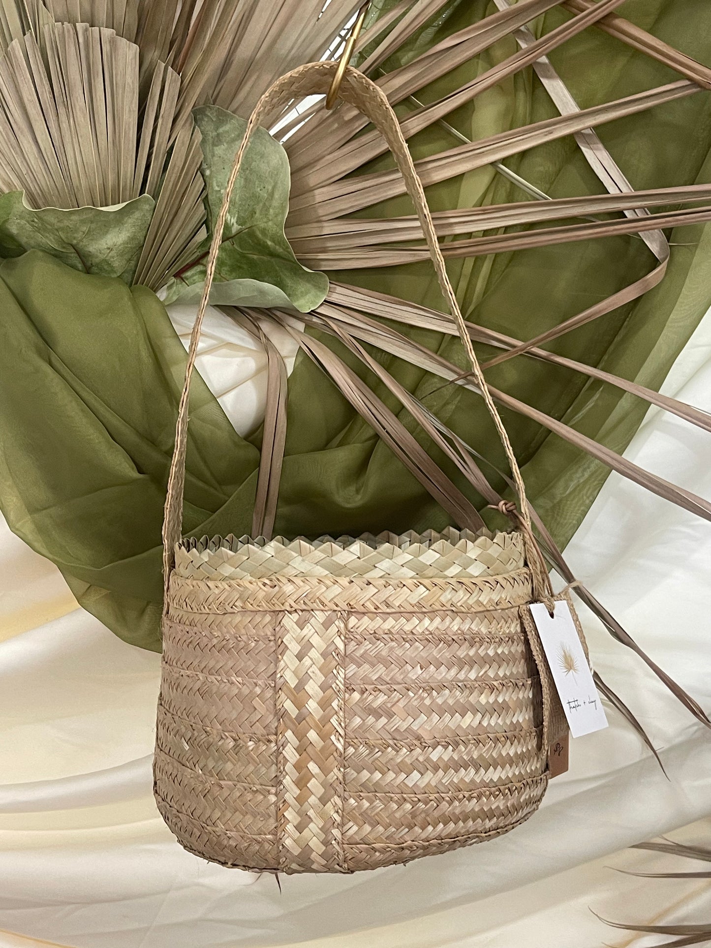 Silver Thatch Basket - Knotch