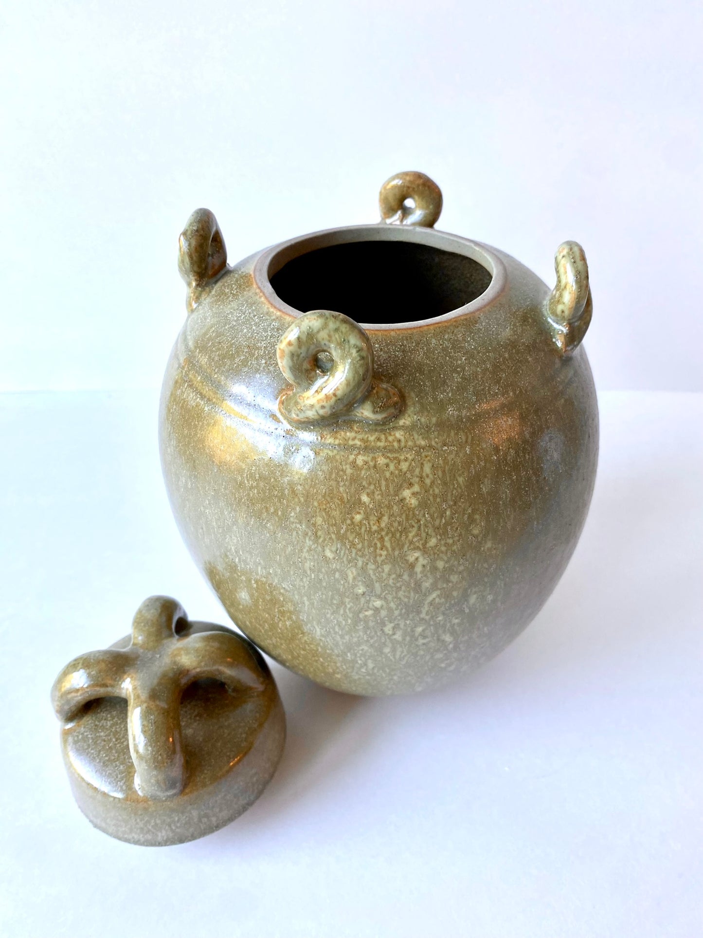 stoneware vase with lid