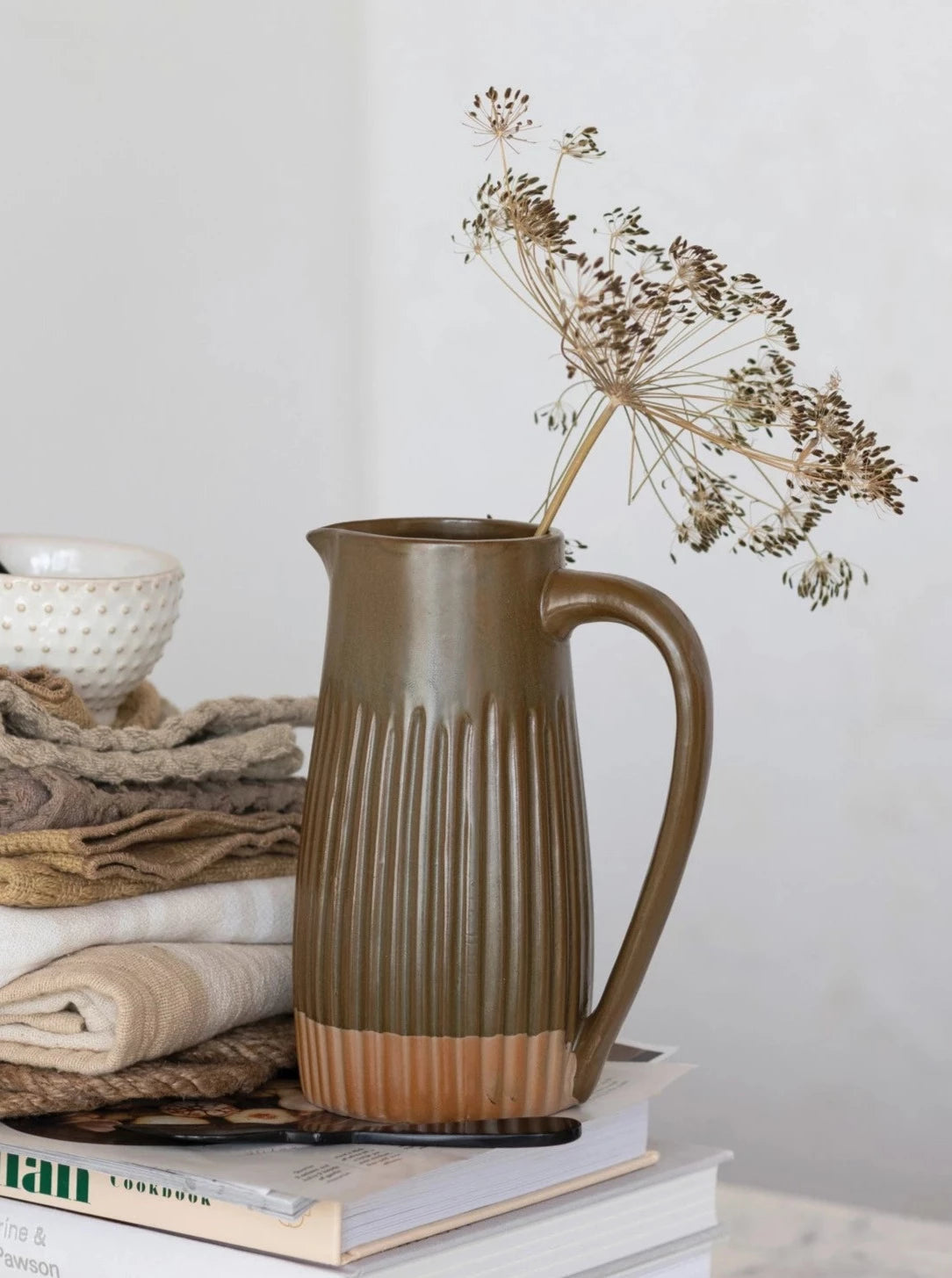 brown ribbed vase, 30 oz.