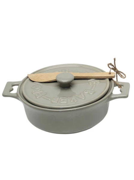 brie baker with lid and spreader
